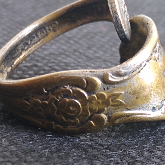 VTG Estate Rogers Oneida LTD Silver Spoon Ring - Picture 3 of 7